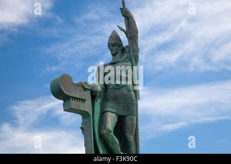 Statue von Ingolfur Arnarson, erste Siedler der Wikinger in Island, Arnarholl, Reykjavik, Island. Stockfoto