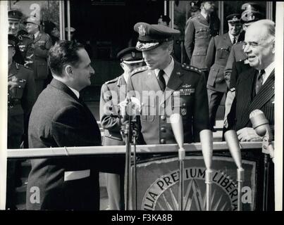 24. Februar 1967 - Lee Emick & amerikanischen Schauspieler und Regisseur Orson Welles, Bilder Cannes © Keystone USA/ZUMAPRESS.com/Alamy Live-Nachrichten Stockfoto