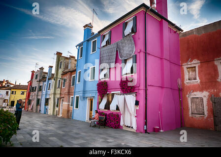 BURANO, Italien CIRCA SEPTEMBER 2015: Burano ist eine Insel in der Lagune von Venedig bekannt für seine typischen bunten Häusern und t Stockfoto