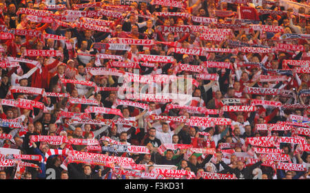 Hampden Park, Edinburgh, Schottland. 8. Oktober 2015. Euro2016 Qualifikation. Schottland gegen Polen. Polen-fans Credit: Action Plus Sport/Alamy Live News Stockfoto