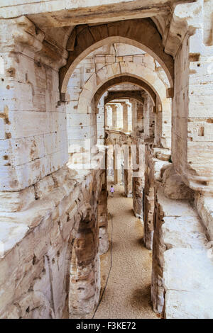 Römisches Amphitheater, Arles, Frankreich Stockfoto