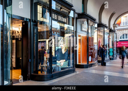 Geschäfte In der Piazza, Covent Garden, London, UK Stockfoto