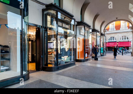 Geschäfte In der Piazza, Covent Garden, London, UK Stockfoto