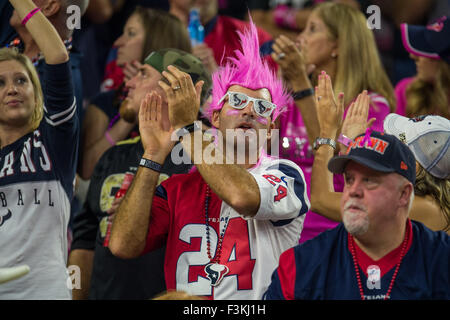 Houston, Texas, USA. 8. Oktober 2015. Houston Texans Fans im 3. Quartal ein NFL-Spiel zwischen den Houston Texans und die Indianapolis Colts im NRG-Stadion in Houston, TX am 8. Oktober 2015. Die Colts 27-20. Bildnachweis: Trask Smith/ZUMA Draht/Alamy Live-Nachrichten Stockfoto