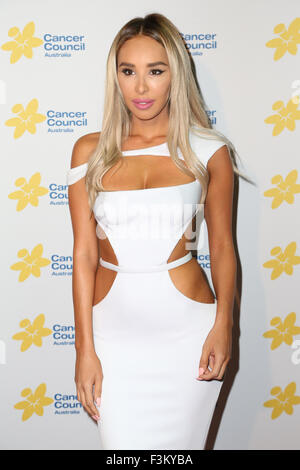 Sydney, Australien. 9. Oktober 2015. Sydney Fashion Blogger Antoinette Marie kommt auf dem roten Teppich in Cancer Council Australia Smaragde & Ivy Ball in Sydney Town Hall. Bildnachweis: Richard Milnes/Alamy Live-Nachrichten Stockfoto