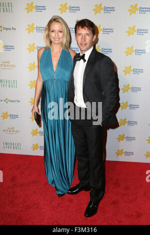 Sydney, Australien. 9. Oktober 2015. James Blunt mit Frau Sofia Wellesley ankommen auf dem roten Teppich beim Cancer Council Australia Smaragde & Ivy Ball in Sydney Town Hall. Bildnachweis: Richard Milnes/Alamy Live-Nachrichten Stockfoto