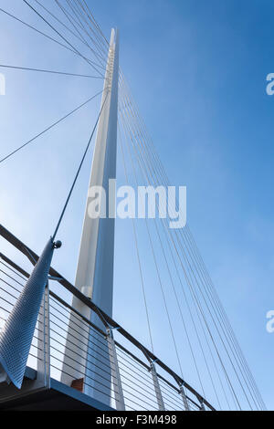 Strukturellen Detail des Fuß und Brücke über die Themse, Christchurch Brücke, Reading, Berkshire, England, GB, UK-Zyklus. Stockfoto