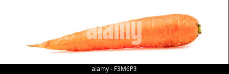 Leckere orange Karotte isoliert auf weißem Hintergrund Stockfoto