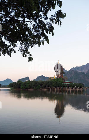 Pagode oben auf einem Felsen, Burma Stockfoto