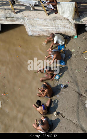 Luftaufnahme der Ghats und Fluss Ganges, Varanasi, Uttar Pradesh, Indien. Varanasi, Uttar Pradesh, Indien. Durchführung ihrer ritu Stockfoto