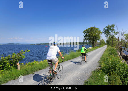 Radweg, Colchester Causeway Park am Lake Champlain, Burlington, Vermont, USA Stockfoto