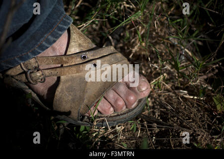 "Huarache" Sandalen von Tomas Villanueva Buendia "Tomaicito", die arbeitet, um zu schützen und retten die ursprünglichen Sorten von mexikanischen Mais Stockfoto