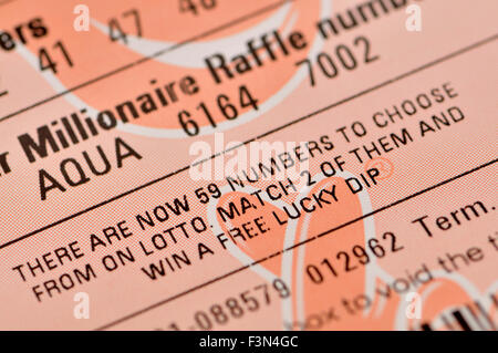 VEREINIGTES KÖNIGREICH. 10. Oktober 2015. Änderungen an die Nationallotterie "Lotto", Erhöhung der Anzahl der Kugeln von 49 bis 59, verringert die Chance auf einen Jackpotgewinn von 1/14 Millionen zu 1/45 Millionen Kredit: PjrNews/Alamy Live News Stockfoto