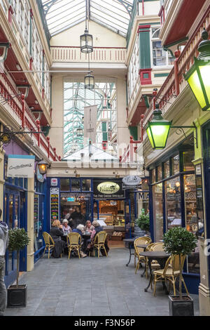 Das Schloss Arcade Cardiff Wales UK Madame Fromage Cafe Stockfoto