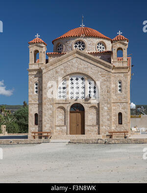 Griechisch-orthodoxe Kirche Agios Georgios in Peyia in Zypern Stockfoto