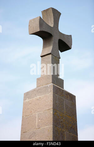 Nahaufnahme von dem britischen Denkmal Grabstein zu überqueren. Commonwealth War Graves Kommission Osten Mudros militärischen Friedhof. Limnos, GR Stockfoto