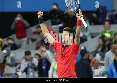 Peking, China. 10. Oktober 2015. Novak Djokovic Serbien feiert seinen Sieg über David Ferrer von Spanien, während ihre Männer Singles Halbfinale bei 2015 China Open Tennis-Turnier in Peking, China, 10. Oktober 2015. Djokovic war für das Finale qualifiziert, nach dem Sieg gegen Ferrer 2-0. Bildnachweis: Xing Guangli/Xinhua/Alamy Live-Nachrichten Stockfoto