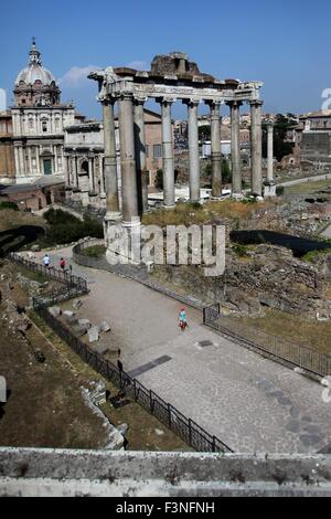 Rom, Italien. 14. Juli 2015. Blick auf die Campitelli mit den Ruinen der Capitoline und dem Palatin, welche der sieben Hügel von Rom, Italien, 14. Juli 2015. Foto: Fredrik von Erichsen/Dpa - NO-Draht-SERVICE-/ Dpa/Alamy Live News Stockfoto