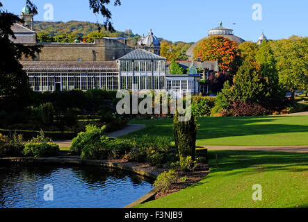 Der Pavilion Gardens in der Kurstadt Buxton, Derbyshire Stockfoto