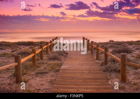 Sunset Beach in der Nähe von Almeria. Cabo de Gata-Nijar Natural Park, Spanien. Andalusien Stockfoto