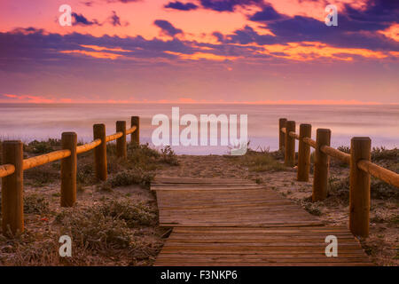 Sunset Beach in der Nähe von Almeria. Cabo de Gata-Nijar Natural Park, Spanien. Andalusien Stockfoto