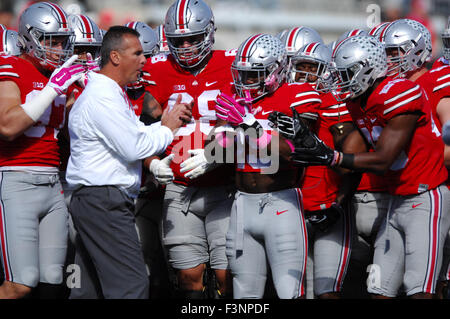 10. Oktober 2015: Head Coach Randy Edsall während die &hellip;