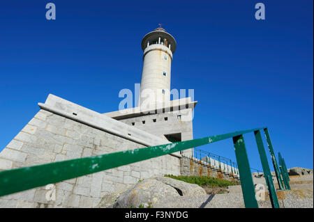 Leuchtturm - Faro de Punta Nariga, Galicien, Nordspanien, Europa Stockfoto