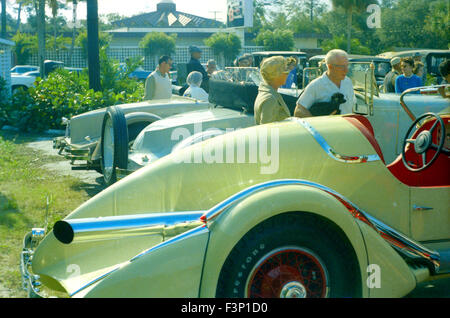 frühen Sportwagen auf der 1960er Jahre Auto in Florida anzeigen Stockfoto