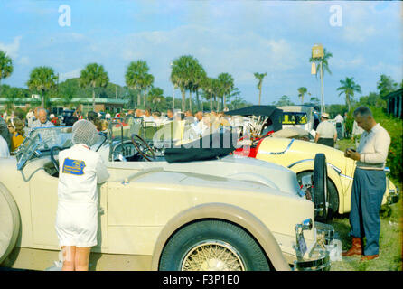 frühen Sportwagen auf der 1960er Jahre Auto in Florida anzeigen Stockfoto