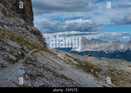 Auf den Piz Boe Spuren oberhalb der Franz Kostner Hütte in den Dolomiten, Italien Stockfoto