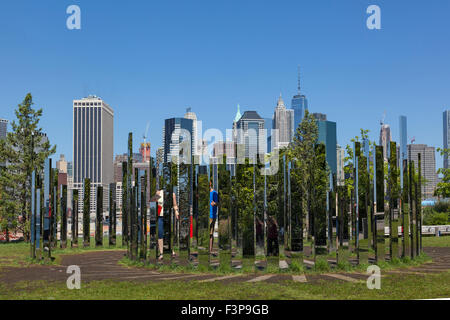 Jeppie Heins Spiegellabyrinth Kunst Installation an der Brooklyn Bridge Park, New York, USA Stockfoto