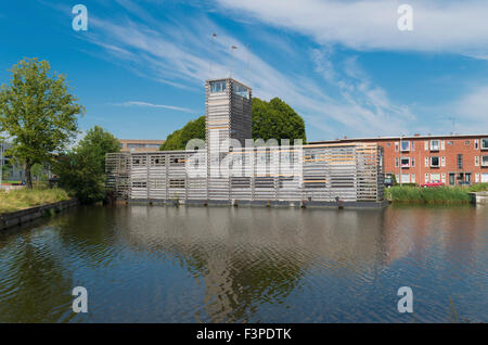 GRONINGEN, Niederlande - 22. August 2015: Floating Bürogebäude. Hier ist die Groningen-Plattform für Architektur und Urban Pl Stockfoto