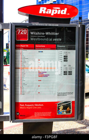 Einen Zeitplan für die 720 Wiltshire-Whittier Rapid Transport-System in Los Angeles Stockfoto