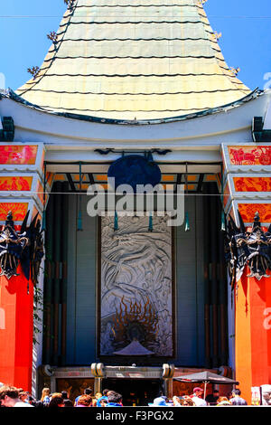 TCL Chinese Theatre ist ein Kino-Palast auf dem historischen Hollywood Walk of Fame 6925 Hollywood Boulevard in Hollywood, California Stockfoto