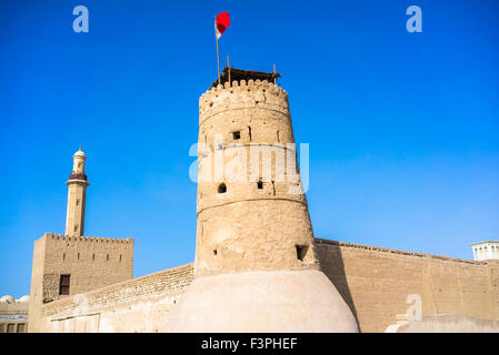 Al Fahidi Fort (1787), beherbergt das Dubai Museum und ältesten Gebäude der Stadt. Dubai, Vereinigte Arabische Emirate. Stockfoto