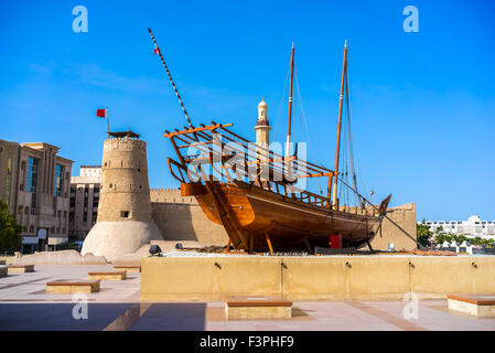 Al Fahidi Fort (1787), beherbergt das Dubai Museum und ältesten Gebäude der Stadt. Dubai, Vereinigte Arabische Emirate. Stockfoto