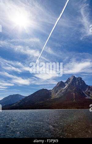 Mount Moran (12.605') von Jackson See betrachtet; Teton Range; Grand Teton Nationalpark; Wyoming; USA Stockfoto