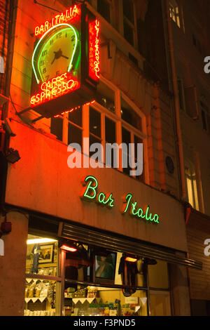 Bar Italia, Frith Street, Soho in London. Traditionelle und berühmte italienische Kaffee-Shop und café Stockfoto