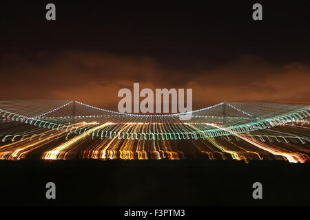 Ein digital veränderten Blick auf die Verrazano-Narrows-Brücke-Beleuchtung in der Nacht in New York City, USA. Stockfoto