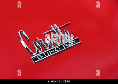 Abzeichen am 1966 Chevrolet Corvette Sting Ray 427 Coupé Stockfoto