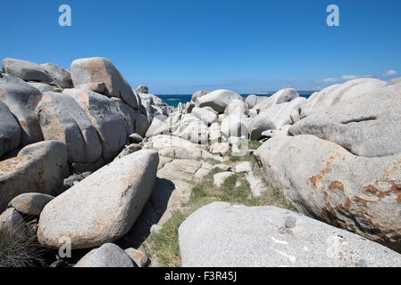 Steinigen Landschaft an Lavezzi-Inseln, Bonifacio, Korsika, Frankreich Stockfoto