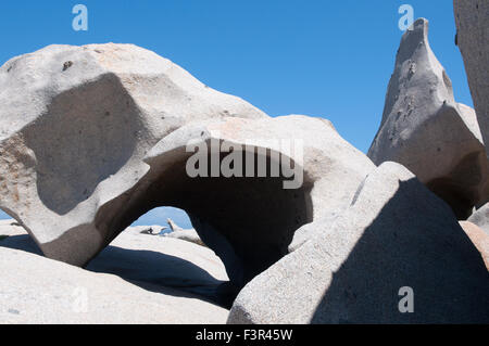 Steinigen Landschaft an Lavezzi-Inseln, Bonifacio, Korsika, Frankreich Stockfoto