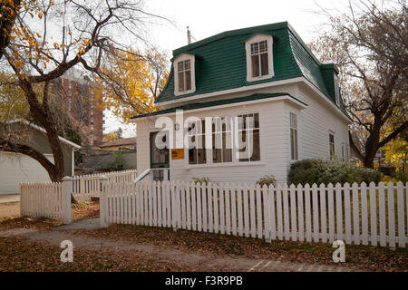 Ein Blick auf die Marr Residence und Marr Garten, eine historische Stätte in Saskatoon, Saskatchewan, Kanada. Stockfoto