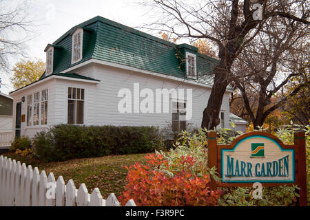 Ein Blick auf die Marr Residence und Marr Garten, eine historische Stätte in Saskatoon, Saskatchewan, Kanada. Stockfoto