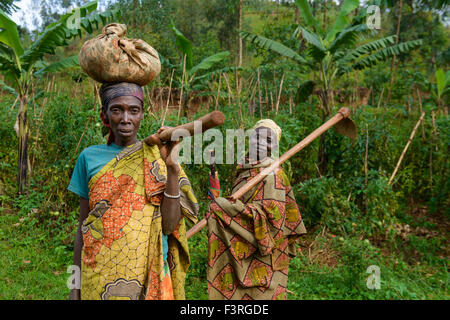 Frauen mit traditioneller Kleidung, Burundi, Afrika Stockfoto