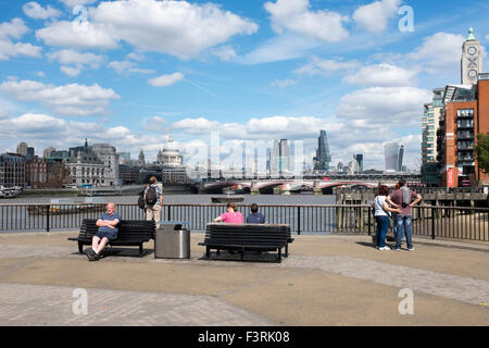 Promenade, Queens Gehweg, London, Vereinigtes Königreich Stockfoto