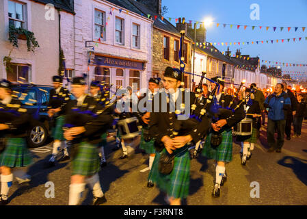 Torhaus der Flotte Gala 2015 Pipe Band und Fackelzug Stockfoto