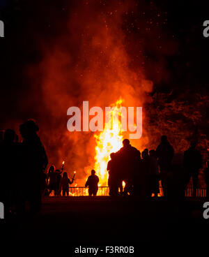 Lagerfeuer am Torhaus der Flotte Gala 2015 Fackelzug und Feuerwerk-Anzeige Stockfoto