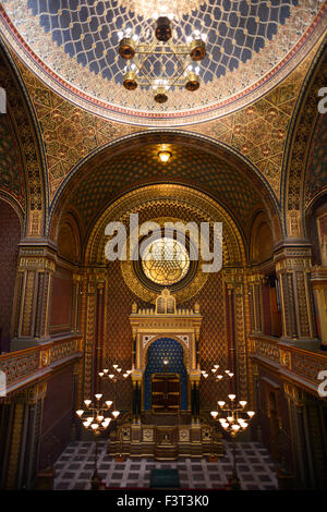 Innenraum der spanischen Synagoge, Jüdisches Viertel, Prag, Tschechische Republik Stockfoto