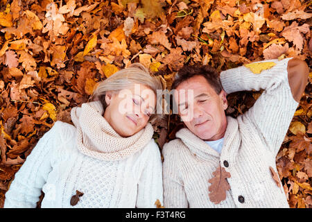 Aktive Senioren in der Natur Stockfoto